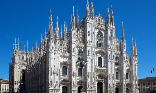 Milan_Cathedral_from_Piazza_del_Duomo